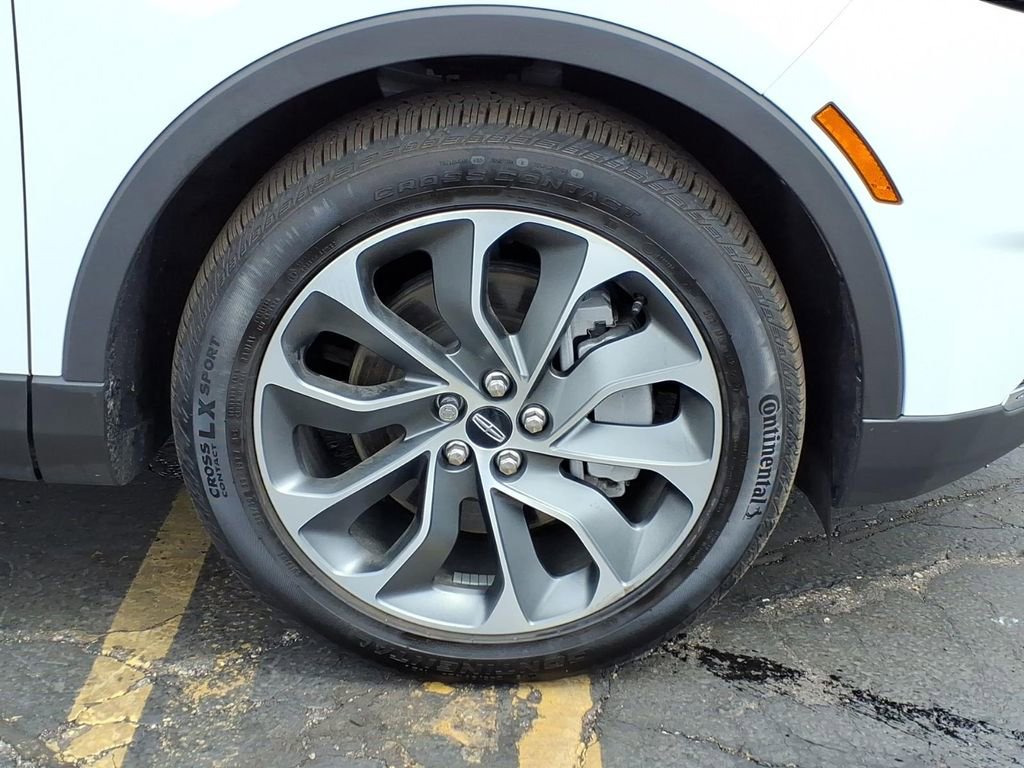 Certified 2022 Lincoln Nautilus Reserve w/ Luxury Package AWD/4WD image 9
