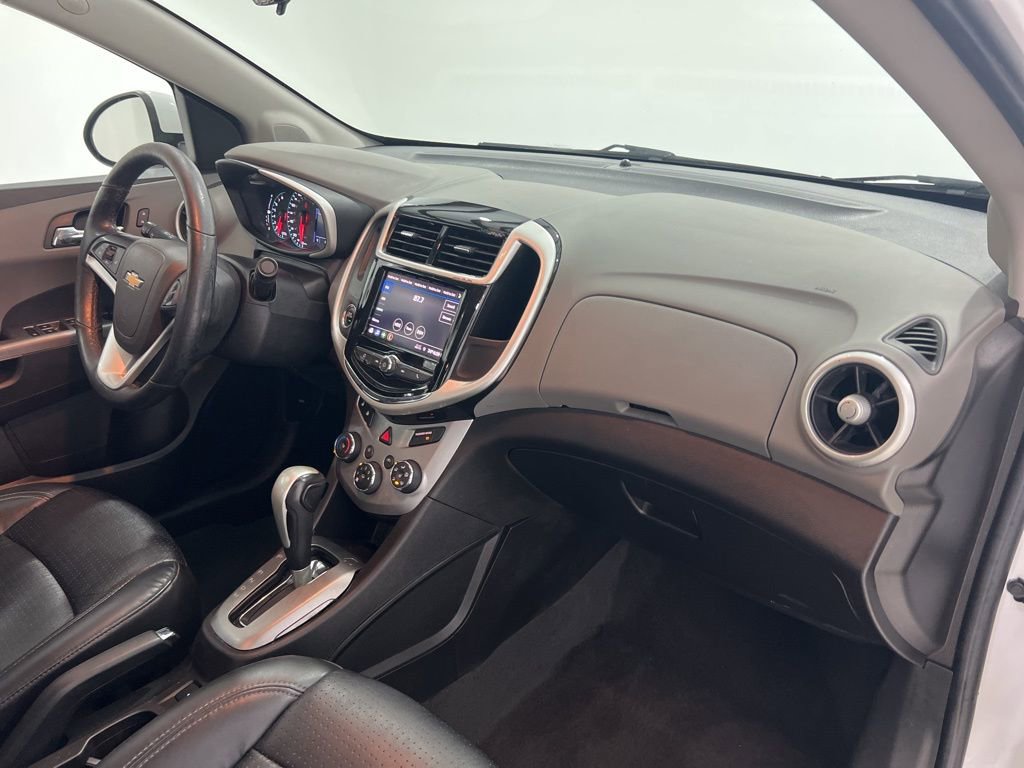 Used 2020 Chevrolet Sonic Premier FWD image 23