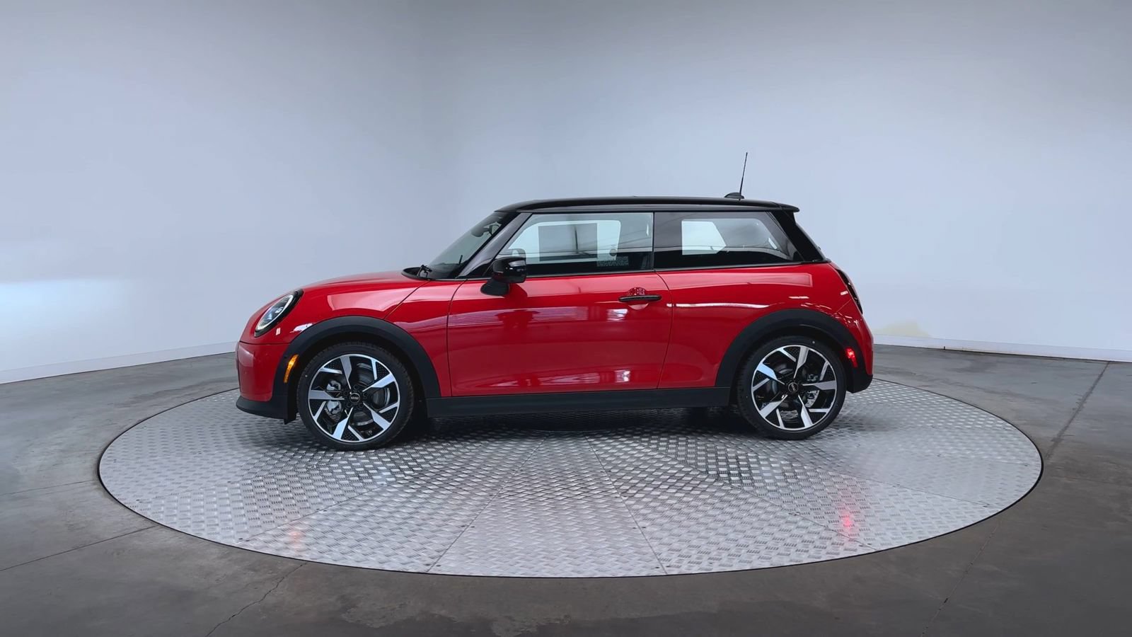 New 2026 MINI Cooper 2-Door Hardtop FWD image 5