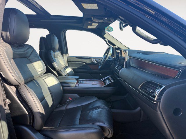 Used 2018 Lincoln Navigator L Reserve w/ Cargo Package image 10