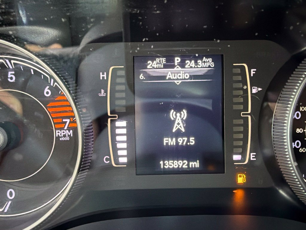 Used 2019 Jeep Cherokee Latitude w/ Cold Weather Group AWD/4WD image 13