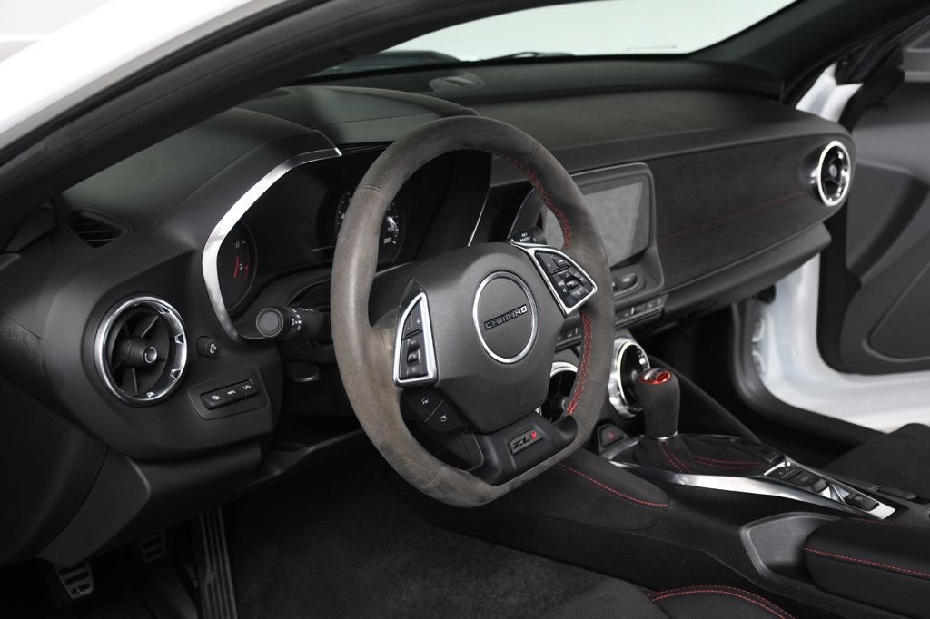 Used 2018 Chevrolet Camaro ZL1 RWD image 26
