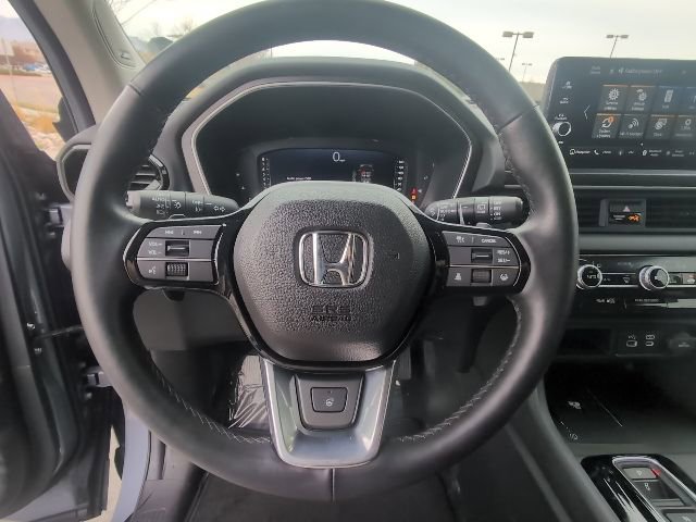 Used 2025 Honda Pilot Elite image 13