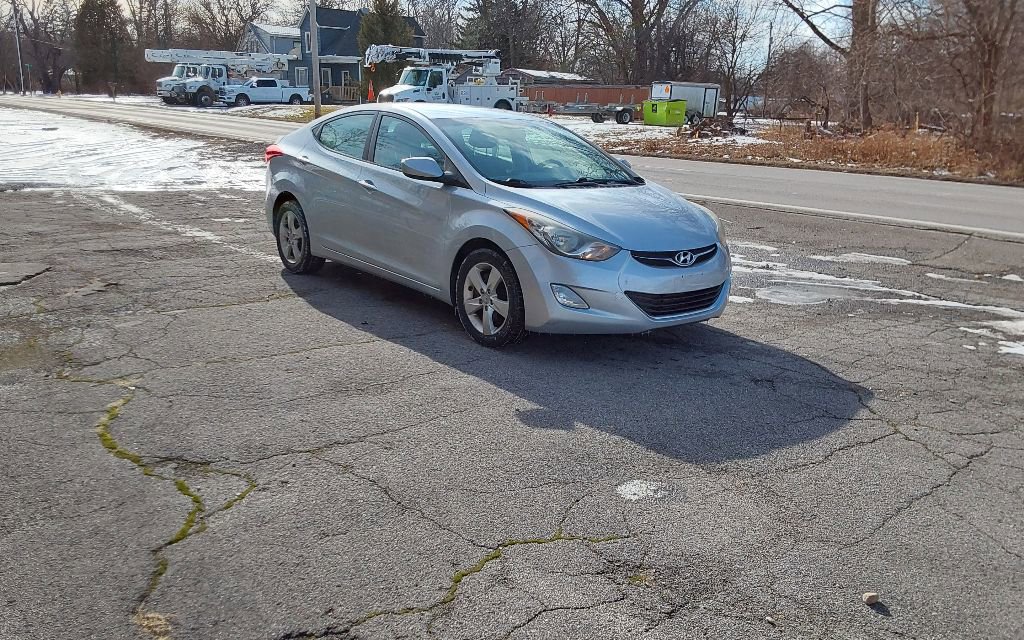 Used 2012 Hyundai Elantra GLS w/ Preferred Pkg 3 image 5