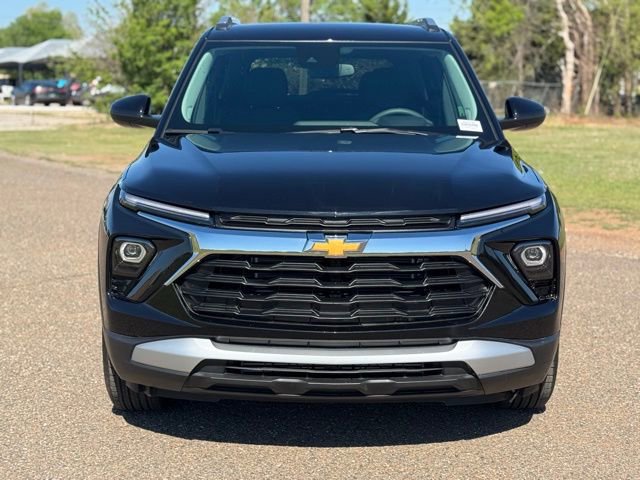 Used 2026 Chevrolet TrailBlazer LT FWD image 2