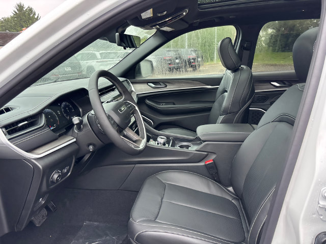 New 2027 Jeep Grand Cherokee Limited AWD/4WD image 6