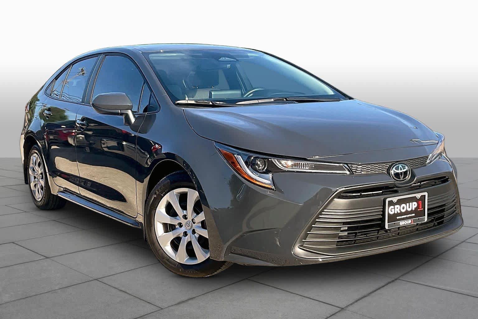 Used 2026 Toyota Corolla LE FWD image 3