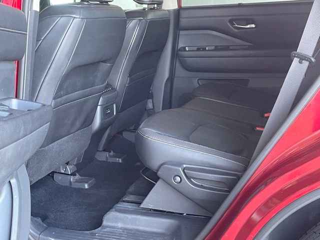 Used 2022 Nissan Pathfinder SL w/ SL Black Package image 19