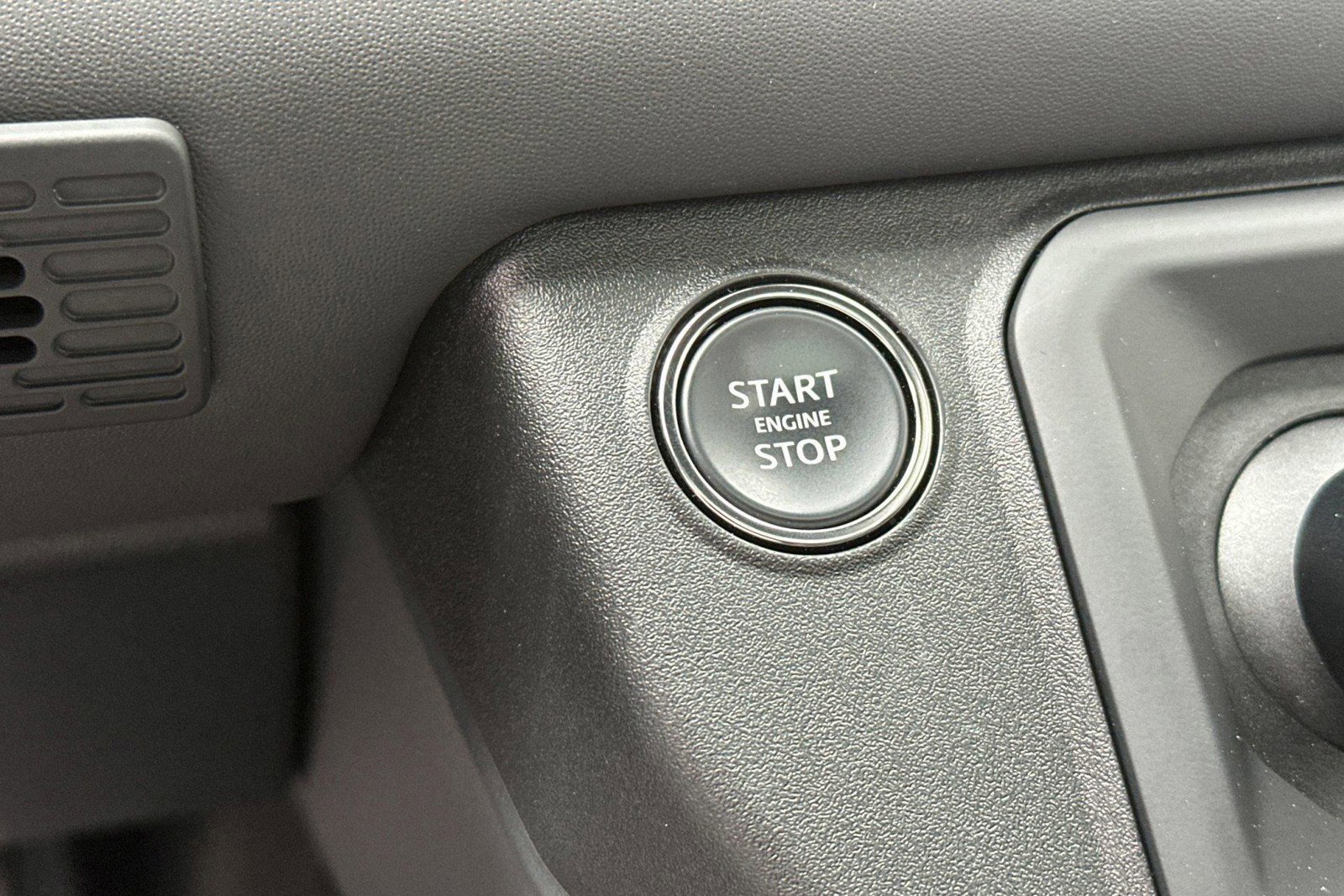 Used 2023 Land Rover Defender 130 X AWD/4WD image 37