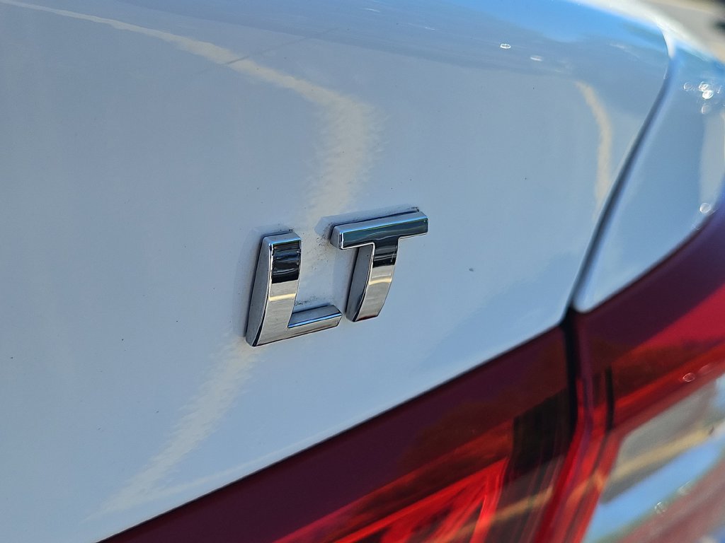 Used 2025 Chevrolet Malibu LT FWD image 9