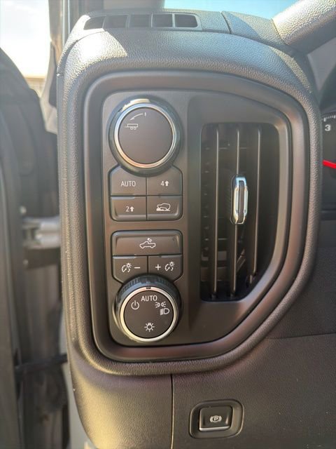 Used 2024 Chevrolet Silverado 1500 Custom w/ Turbomax Blackout Package image 11