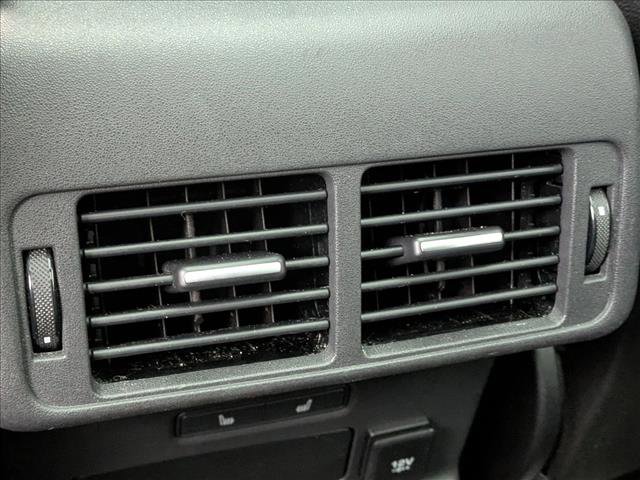 Used 2020 Land Rover Range Rover Velar S image 18