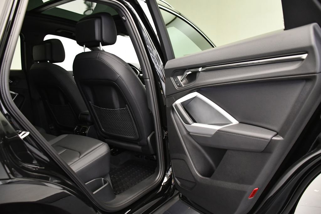 Used 2025 Audi Q3 2.0T Premium w/ Convenience Package AWD/4WD image 53