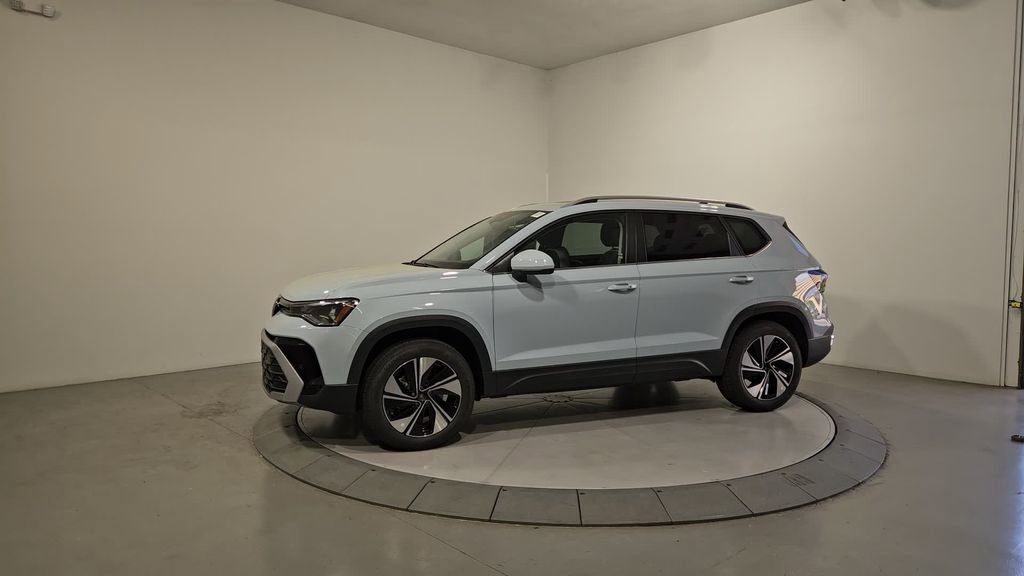 New 2025 Volkswagen Taos SE image 2