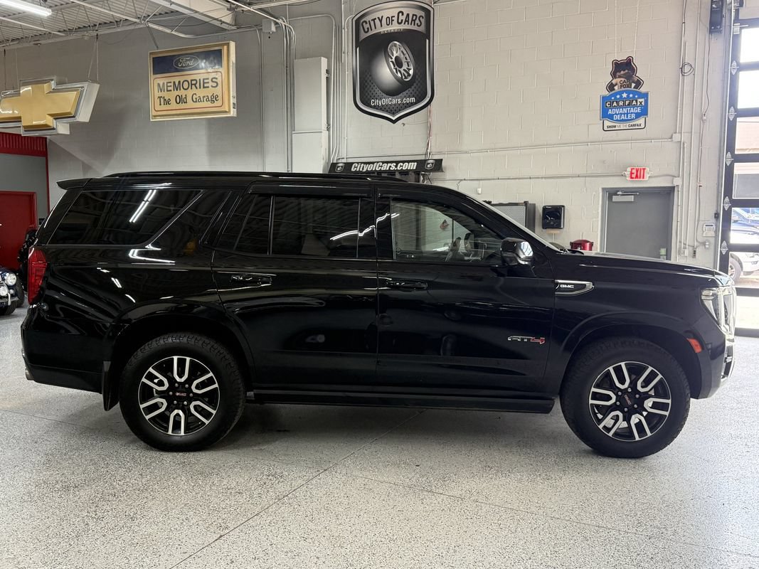 Used 2023 GMC Yukon AT4 w/ Technology Package AWD/4WD image 8