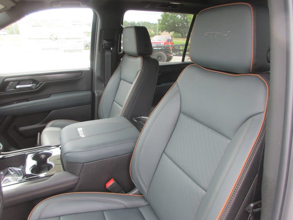 New 2026 GMC Yukon XL AT4 AWD/4WD image 11