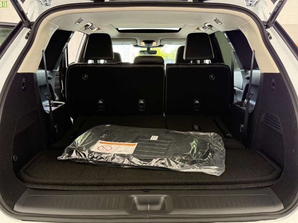 New 2027 INFINITI QX60 Luxe w/ Cargo Package AWD/4WD image 17