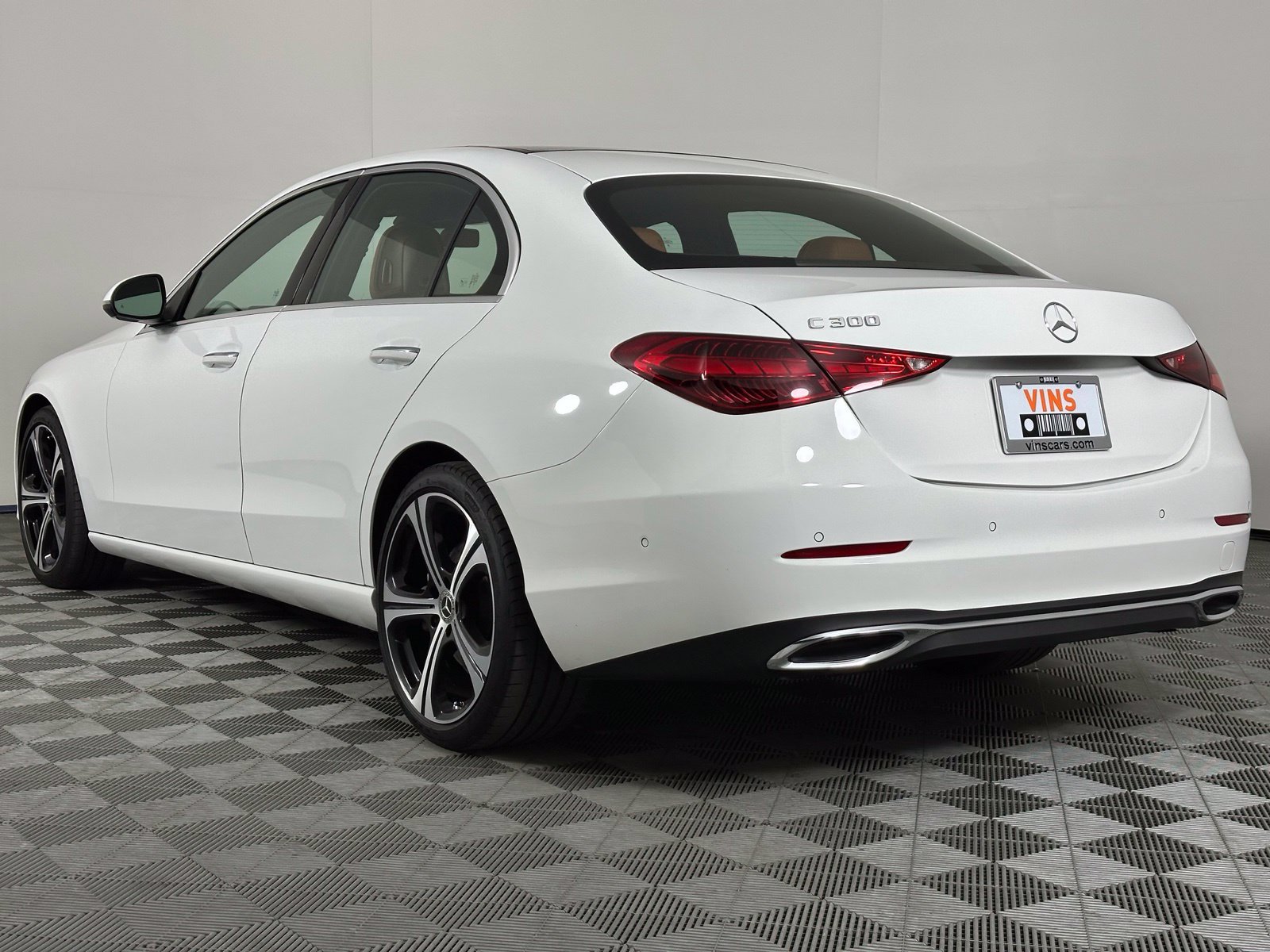 Used 2025 Mercedes-Benz C 300 Sedan image 31