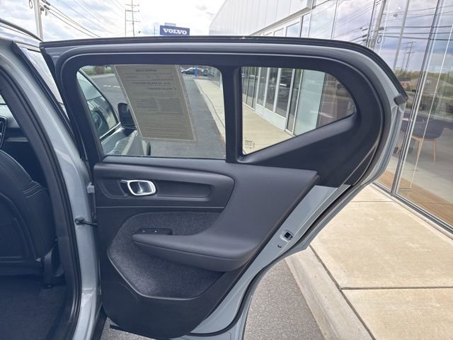 Certified 2025 Volvo XC40 B5 Plus AWD/4WD image 12