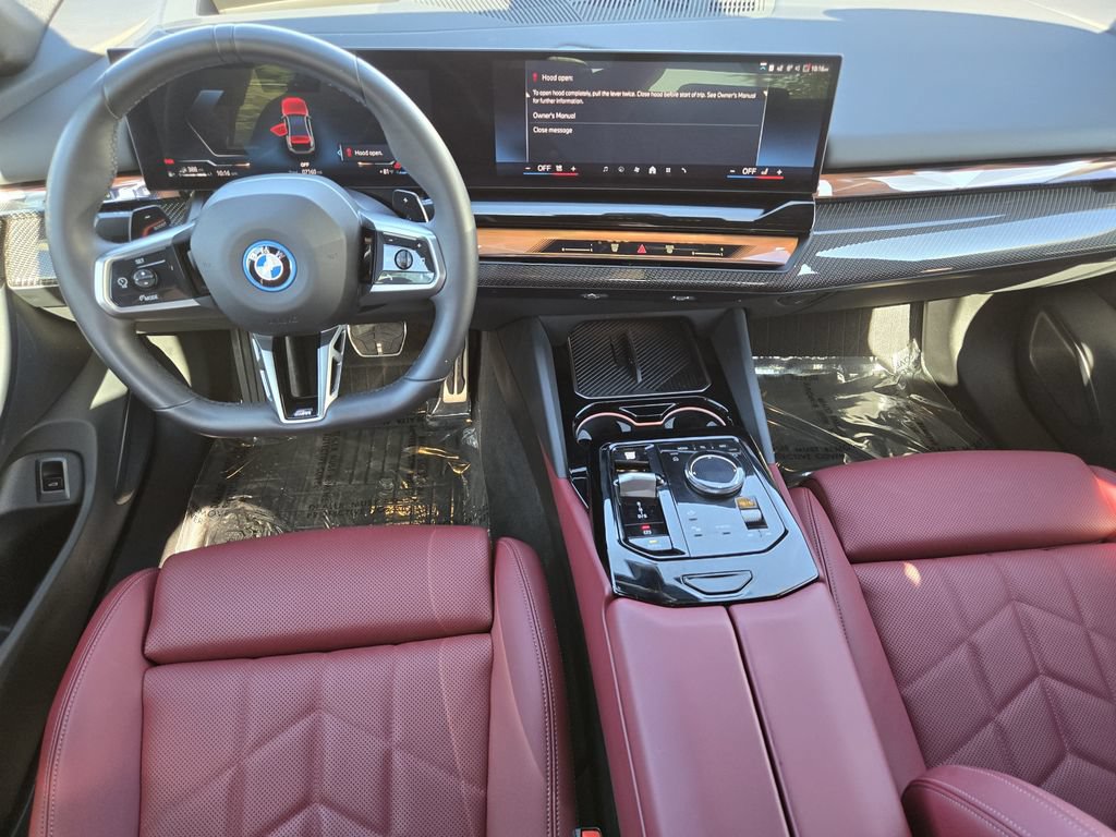 Certified 2026 BMW 550e xDrive w/ Premium Package AWD/4WD image 29