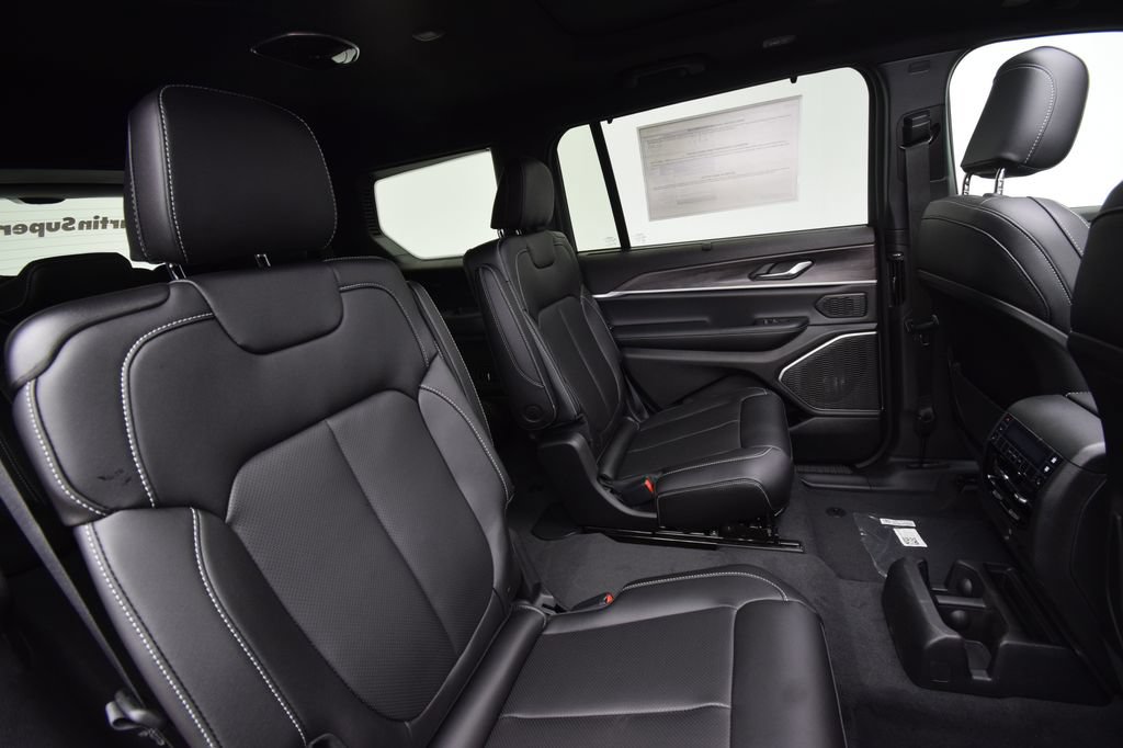 New 2025 Jeep Grand Cherokee L Limited w/ Luxury Tech Group II AWD/4WD image 46