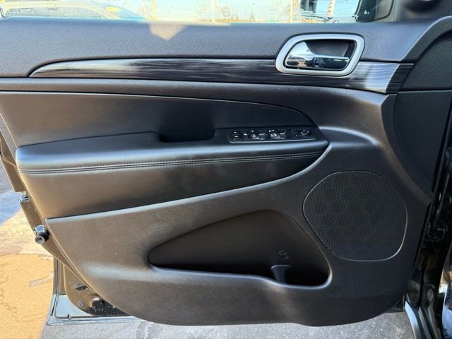 Used 2019 Jeep Grand Cherokee Laredo w/ Security & Convenience Group image 13