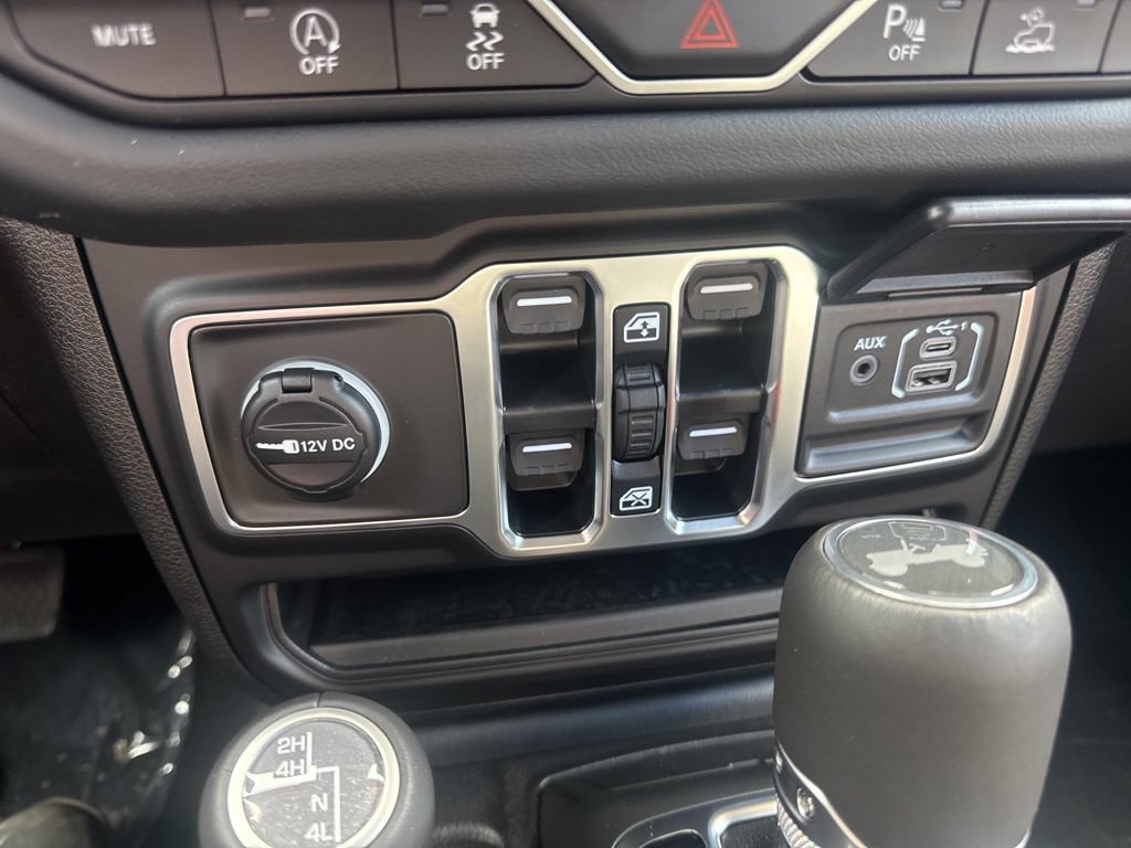 New 2025 Jeep Wrangler Unlimited Sahara AWD/4WD image 25