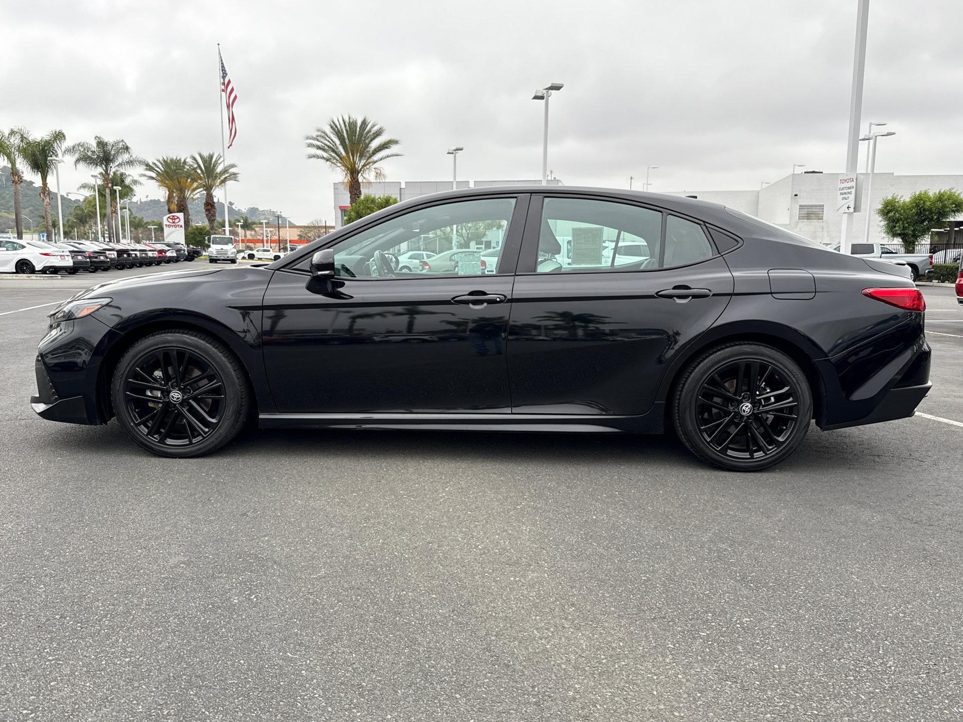 Certified 2025 Toyota Camry SE FWD image 7
