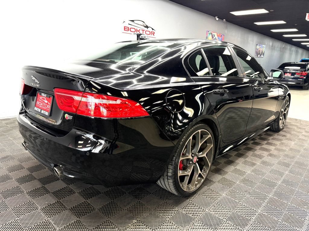 Used 2018 Jaguar XE S RWD image 14