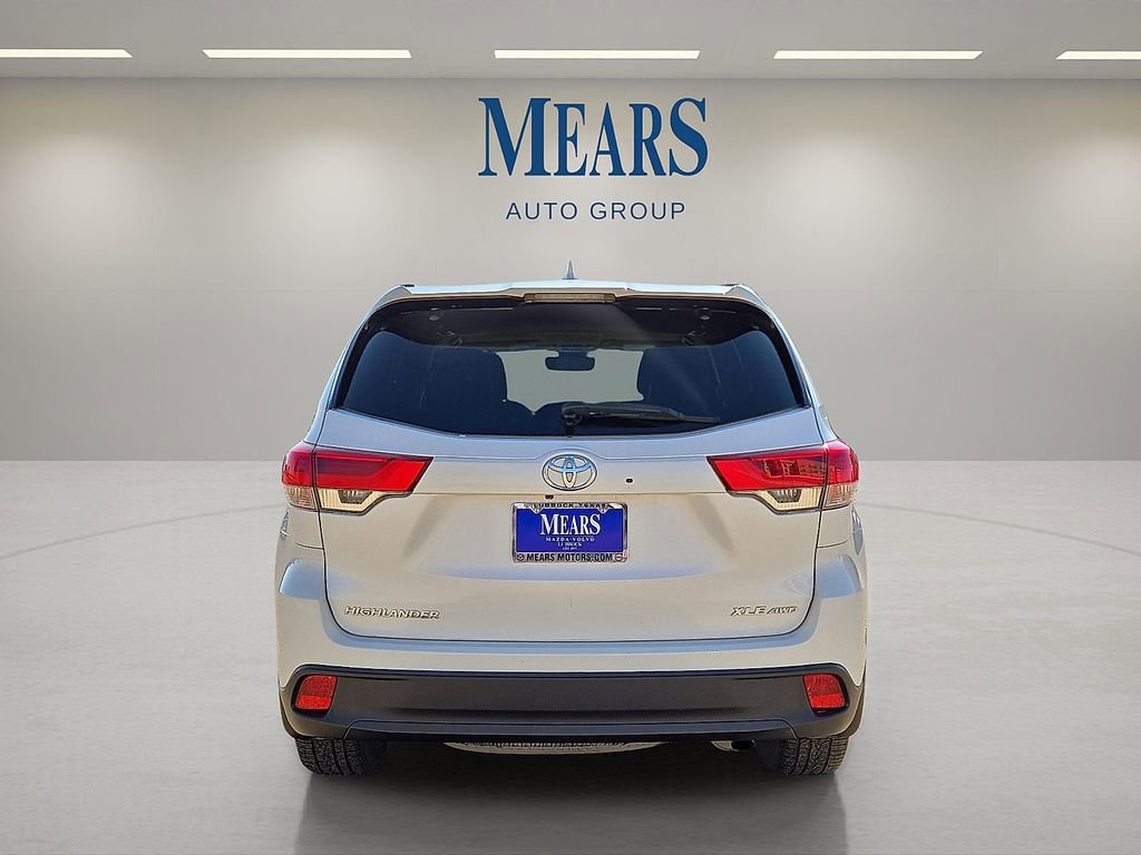Used 2018 Toyota Highlander XLE image 4