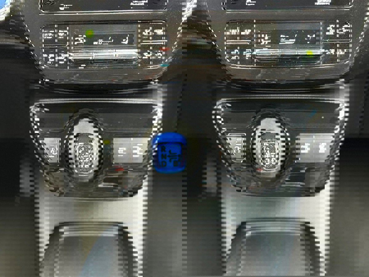 Used 2021 Toyota Prius LE w/ Carpet Mat Package (TMS) FWD image 30