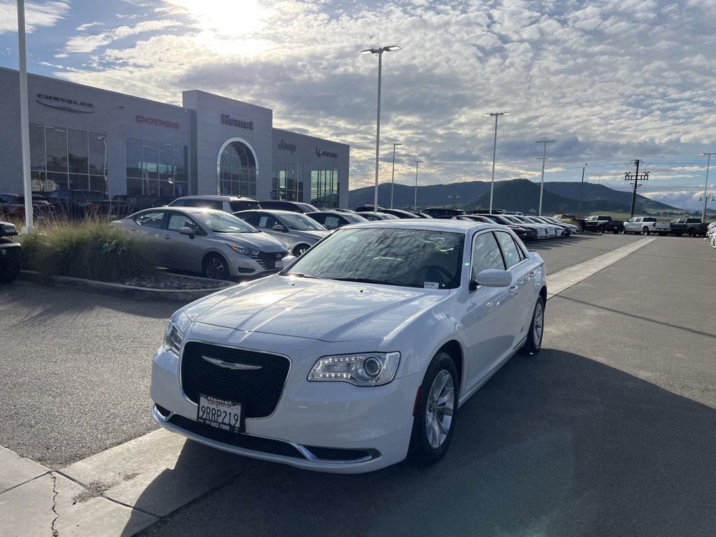 Certified 2023 Chrysler 300 Touring image 4