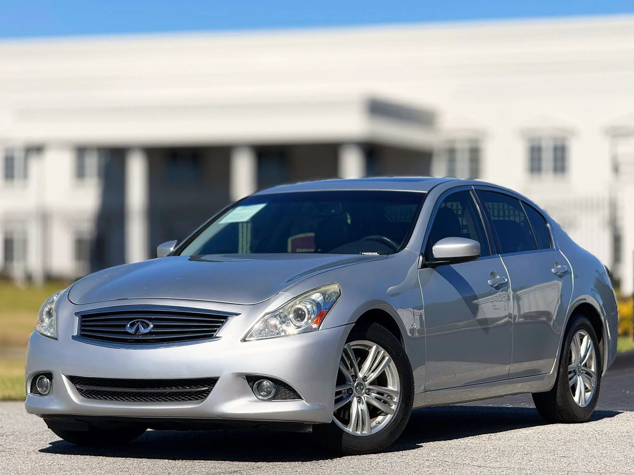 Used 2015 INFINITI Q40 AWD w/ Navigation Package image 2