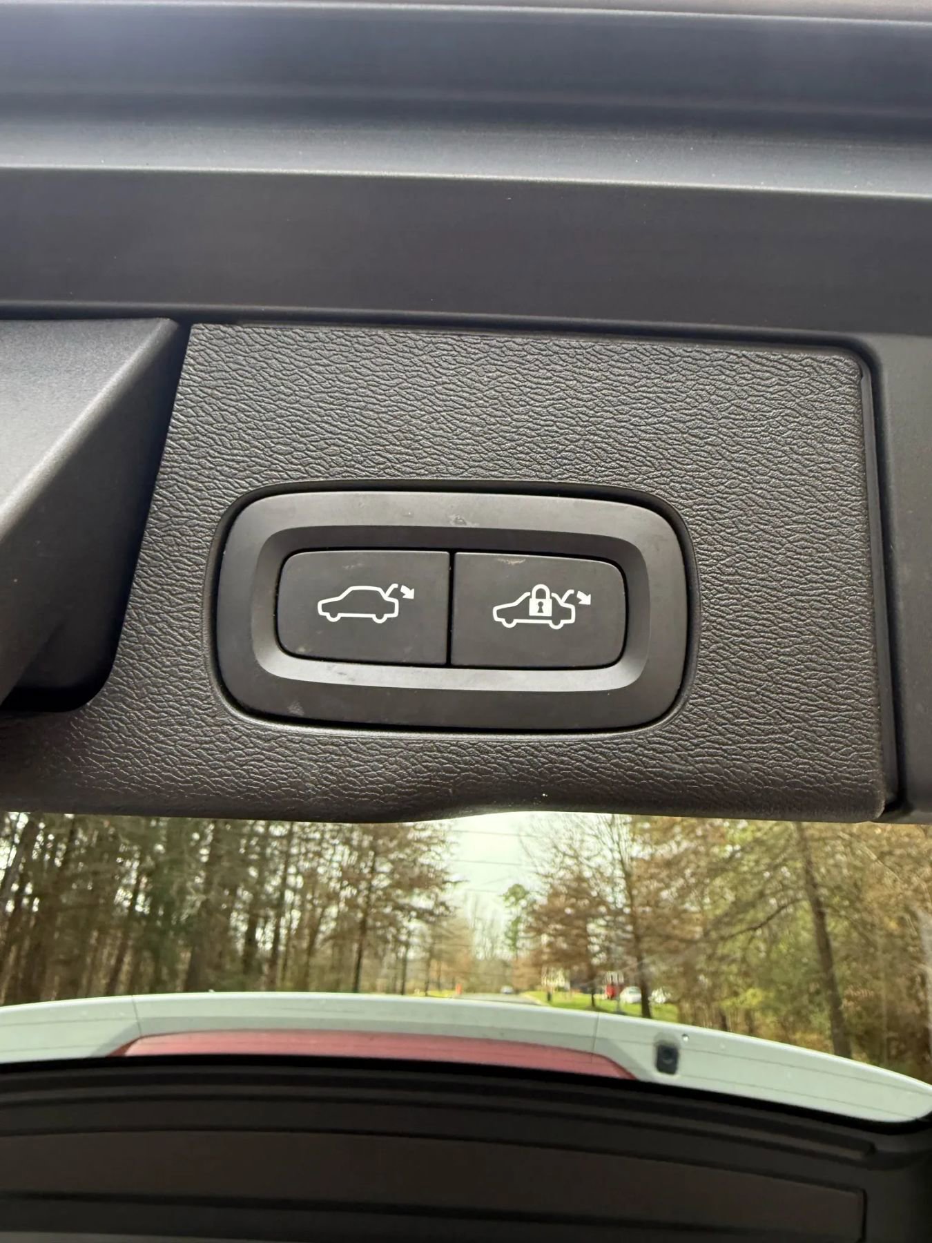 Used 2022 Volvo XC60 B5 Momentum image 15