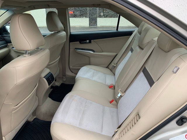 Used 2013 Toyota Camry XLE w/ Leather Pkg FWD image 11