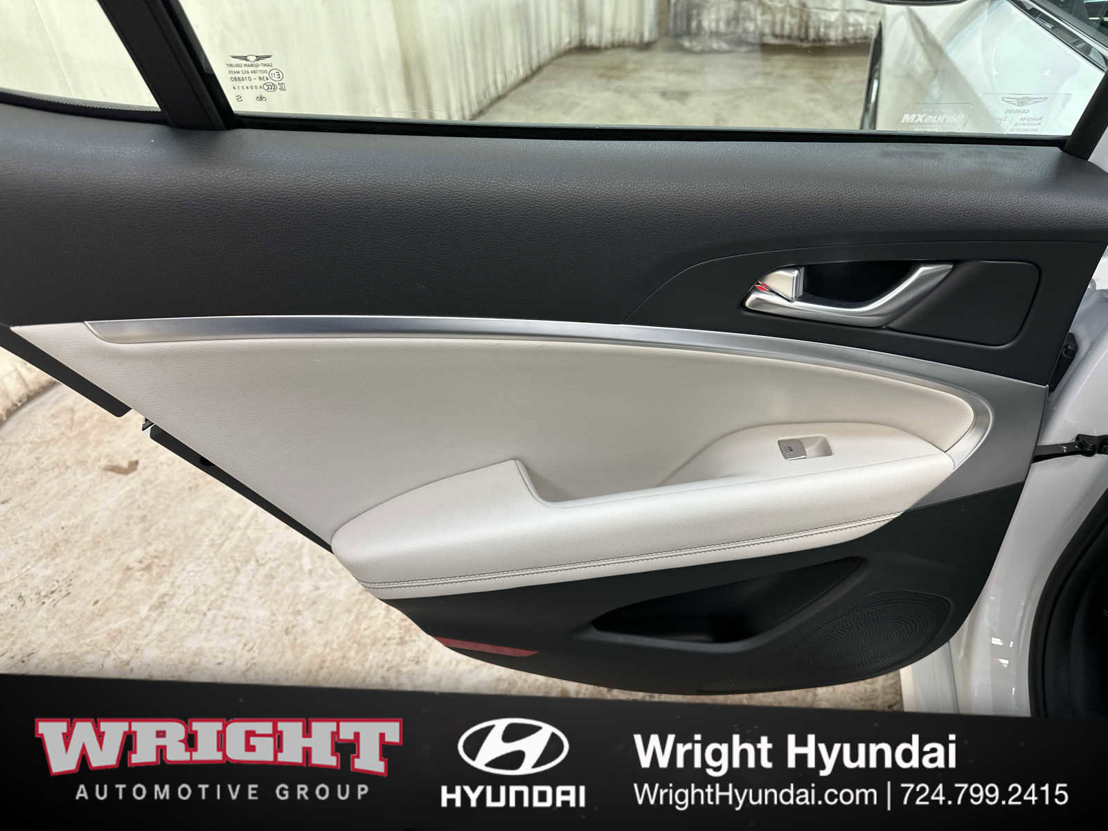 Certified 2025 Genesis G70 2.5T image 12