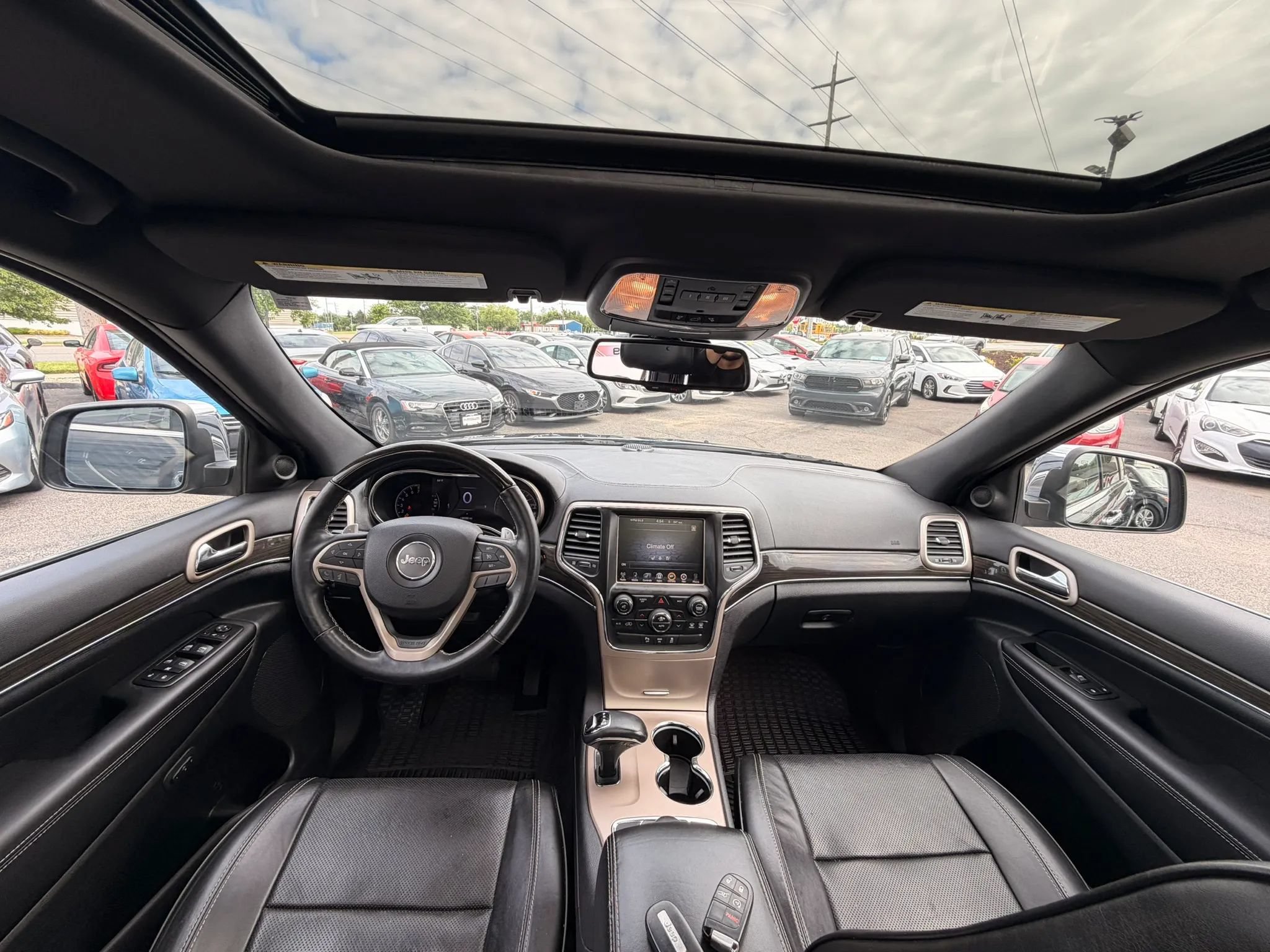 Used 2014 Jeep Grand Cherokee Overland AWD/4WD image 33