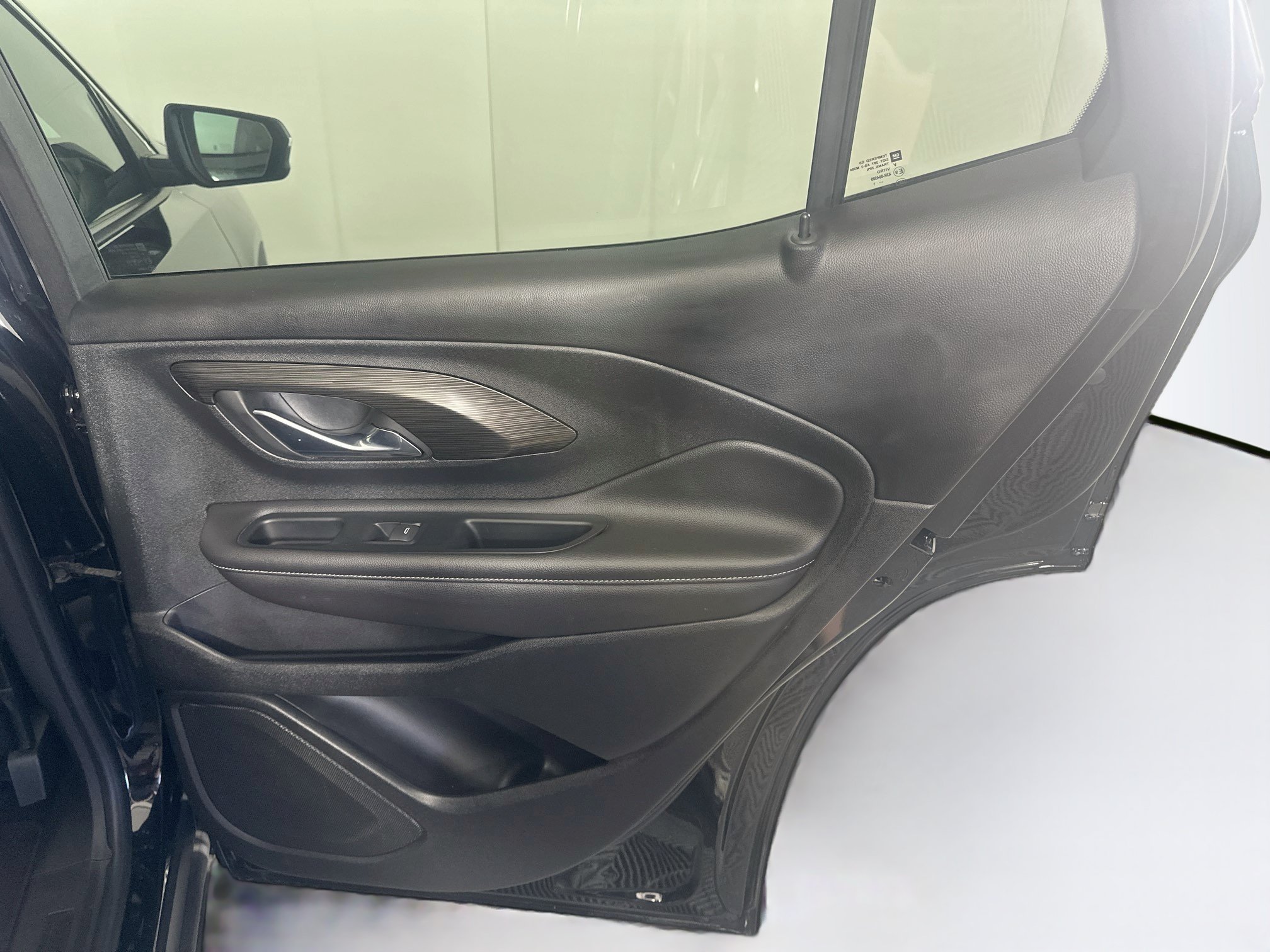 Used 2022 GMC Terrain SLE FWD image 29