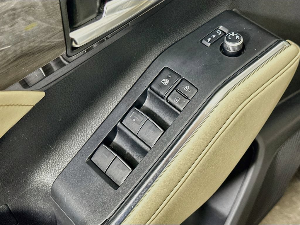 Used 2023 Toyota Highlander Limited AWD/4WD image 21
