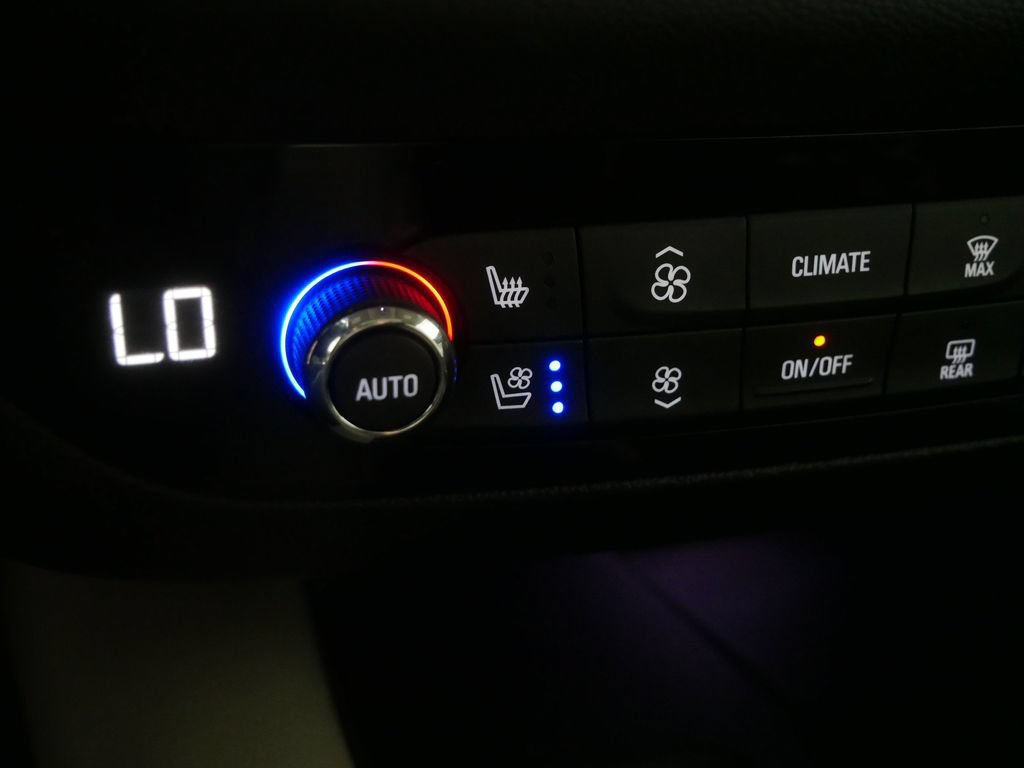 Used 2019 Buick Enclave Premium w/ Experience Buick Package AWD/4WD image 28