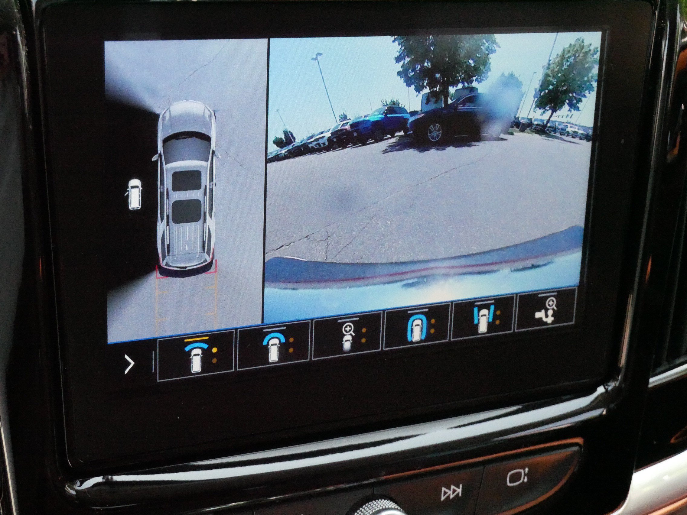 Used 2021 Chevrolet Traverse High Country AWD/4WD image 33