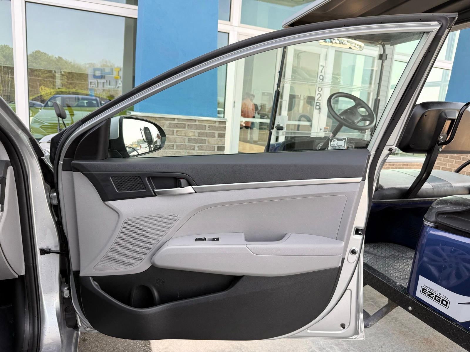 Used 2020 Hyundai Elantra SE image 23