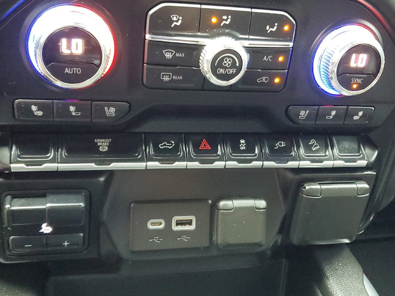 Used 2022 GMC Sierra 3500 AT4 AWD/4WD image 24
