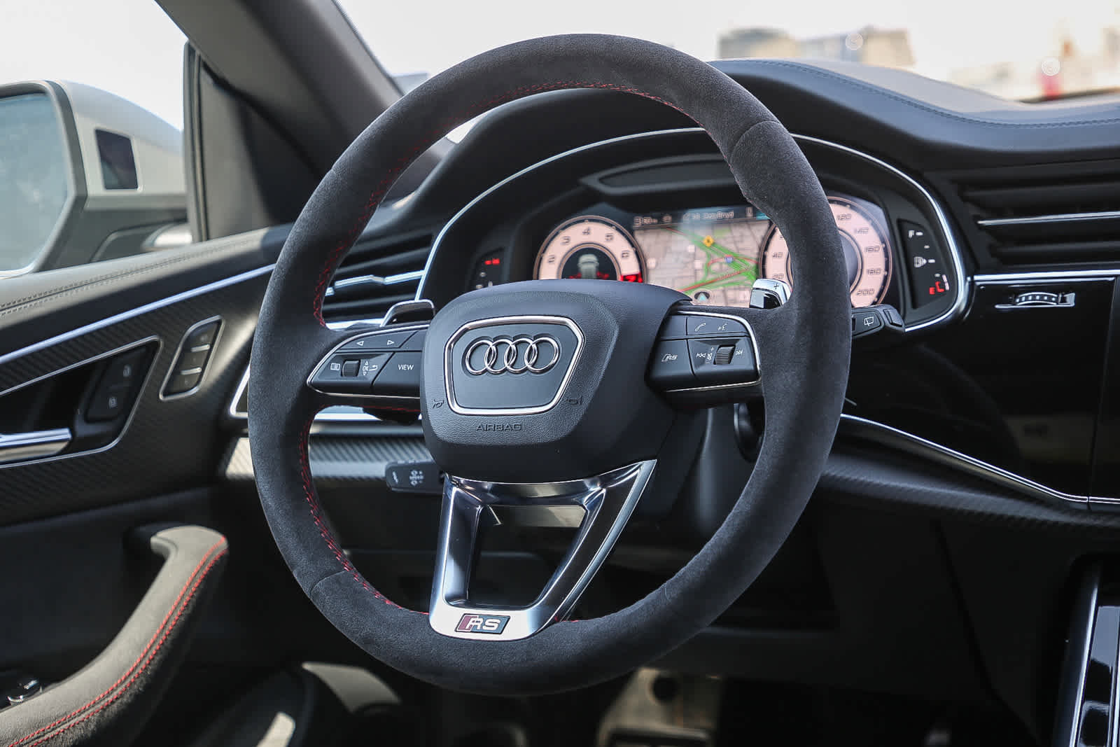 New 2025 Audi RS Q8 performance image 17