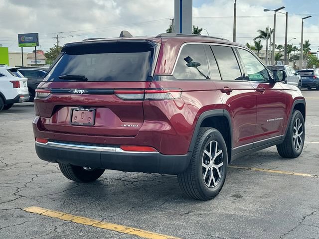 Used 2024 Jeep Grand Cherokee Limited RWD image 4