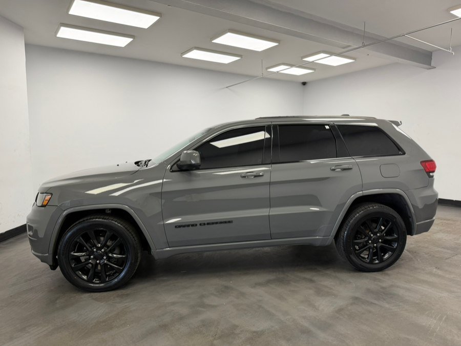 Used 2020 Jeep Grand Cherokee Altitude AWD/4WD image 5