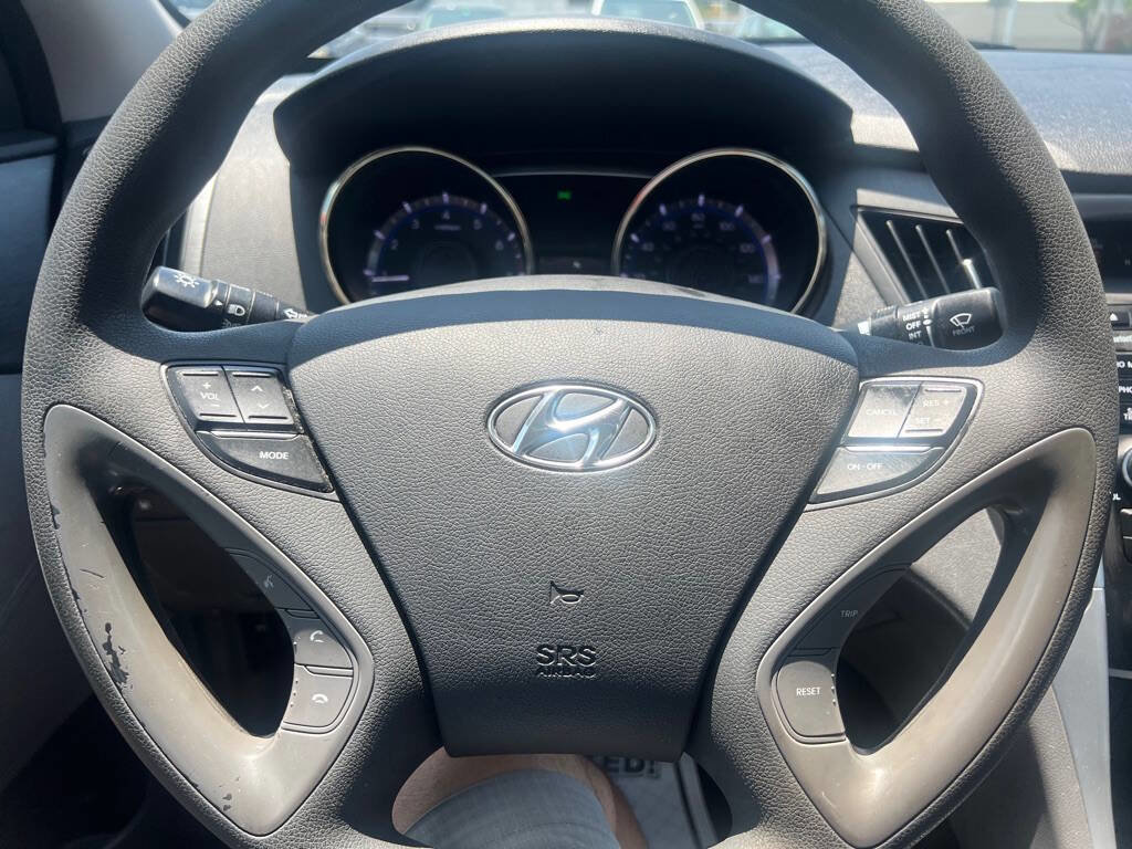 Used 2012 Hyundai Sonata GLS image 18