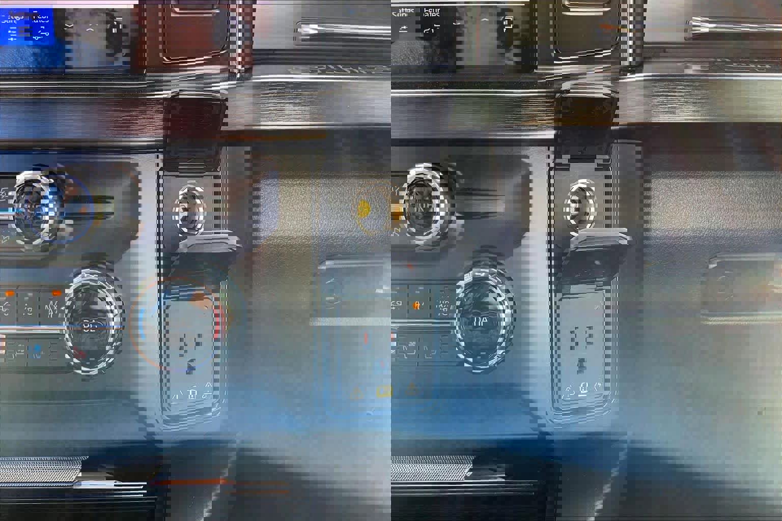 Used 2024 Ford F250 Lariat w/ Lariat Ultimate Package image 32