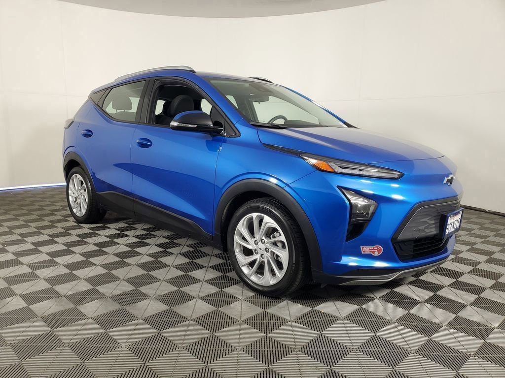 Certified 2022 Chevrolet Bolt EUV LT image 2