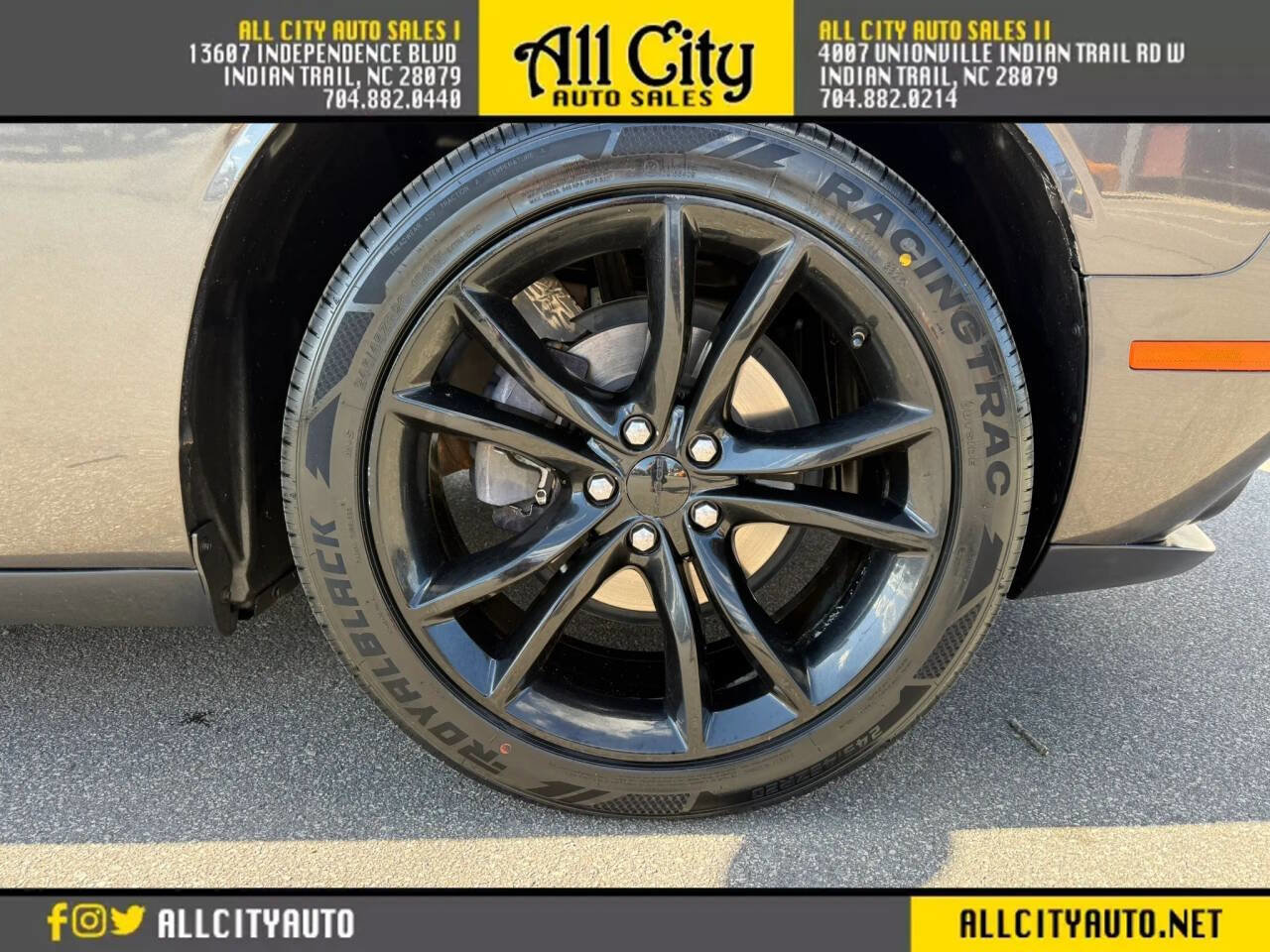 Used 2016 Dodge Challenger SXT w/ Blacktop Package RWD image 25